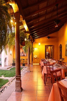 Estrada Hotel & Bistro