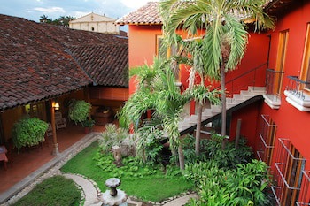 Estrada Hotel & Bistro