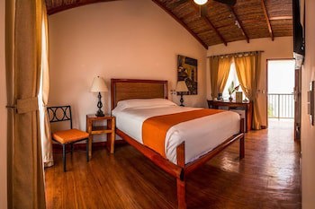 Estrada Hotel & Bistro
