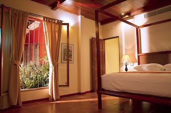 Estrada Hotel & Bistro