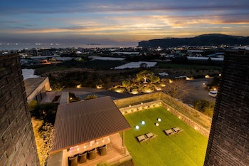 Bayhill Pool & Villa