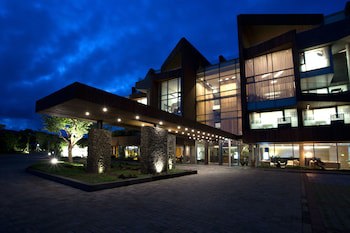Bayhill Pool & Villa