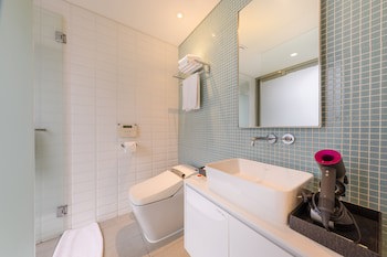 Bayhill Pool & Villa