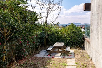 Bayhill Pool & Villa
