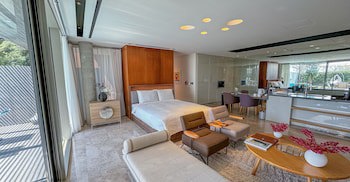 Bayhill Pool & Villa