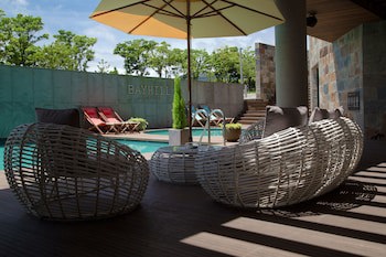 Bayhill Pool & Villa
