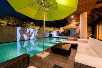 Bayhill Pool & Villa