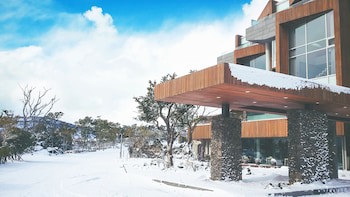 Bayhill Pool & Villa