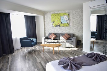 Perla Central Hotel