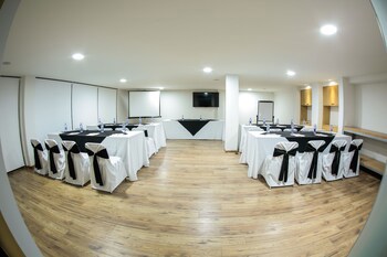 Perla Central Hotel