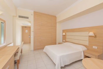 Belair Beach Hotel fotoğrafı
