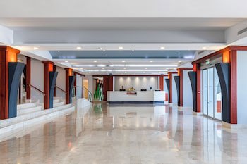Belair Beach Hotel fotoğrafı