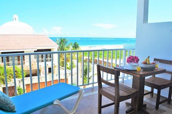 Corales Suites