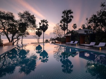 Sunshine Paradise Resort
