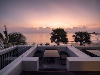 Sunshine Paradise Resort