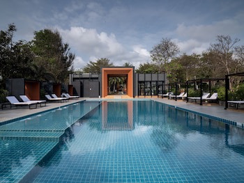 Sunshine Paradise Resort