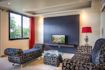 The Country Lodge Hotel