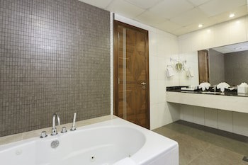 City Premiere Marina Hotel Apar