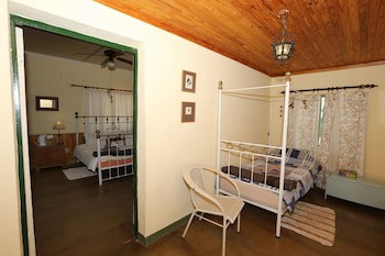 Dusternbrook Safari Guest Farm