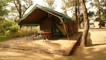 Dusternbrook Safari Guest Farm