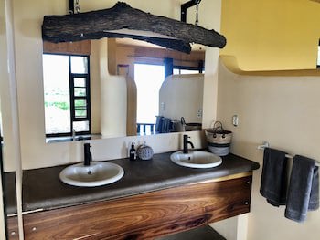 Dusternbrook Safari Guest Farm