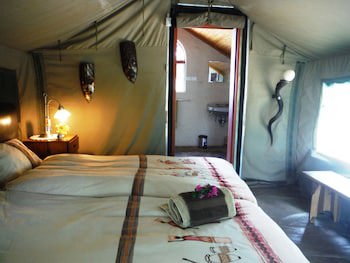 Dusternbrook Safari Guest Farm
