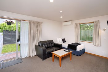 306 Motel Apartments