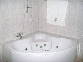 East Airport Guesthouse