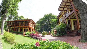 Bagan Thiripyitsaya Sanctuary Resort