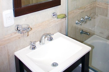 Arenales Suites