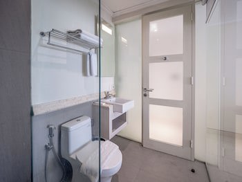 Alron Hotel Kuta Powered By Archipelago