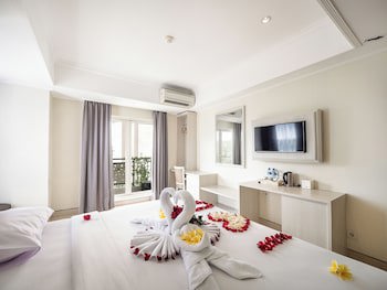Alron Hotel Kuta Powered By Archipelago