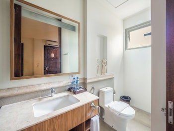 Alron Hotel Kuta Powered By Archipelago