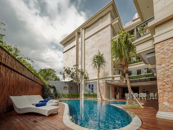 Alron Hotel Kuta Powered By Archipelago
