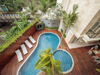 Alron Hotel Kuta Powered By Archipelago