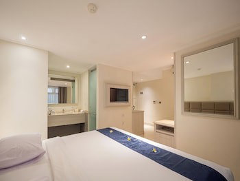 Alron Hotel Kuta Powered By Archipelago