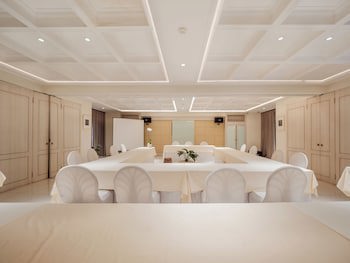 Alron Hotel Kuta Powered By Archipelago