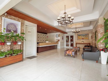Alron Hotel Kuta Powered By Archipelago