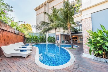 Alron Hotel Kuta Powered By Archipelago