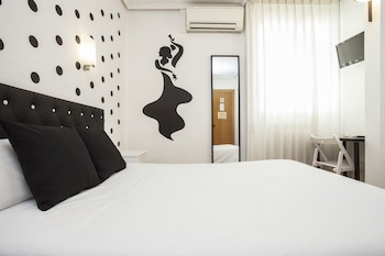 Casual Valencia De La Musica(Formerly Casual Hotel Florida)