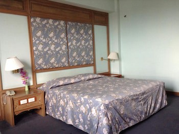 Diamond River Ping Petch-Ngam Hotel