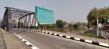 Diamond River Ping Petch-Ngam Hotel