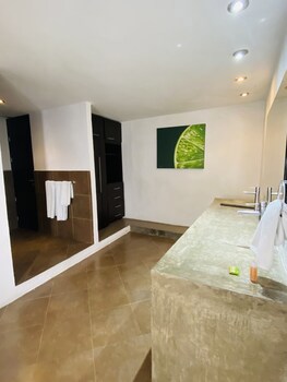 Boutique Kuku Ruku