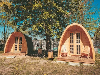 Downtown Forest Hostel & Camping