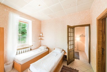 Downtown Forest Hostel & Camping