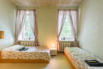 Downtown Forest Hostel & Camping