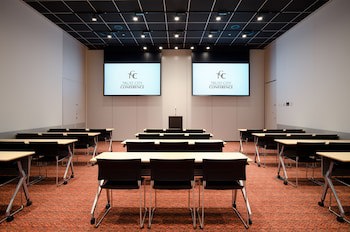 Courtyard By Marriott Tokyo Station