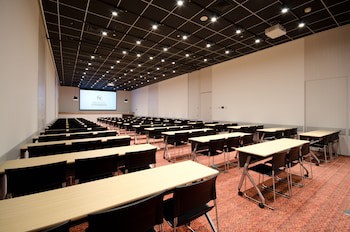 Courtyard By Marriott Tokyo Station