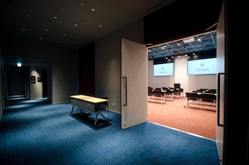 Courtyard By Marriott Tokyo Station