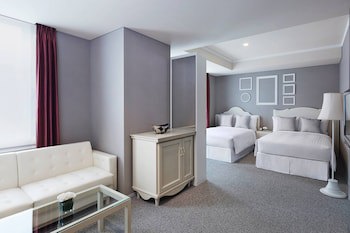 Courtyard By Marriott Tokyo Station